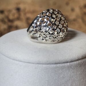 Elegant Silver Mesh Ring